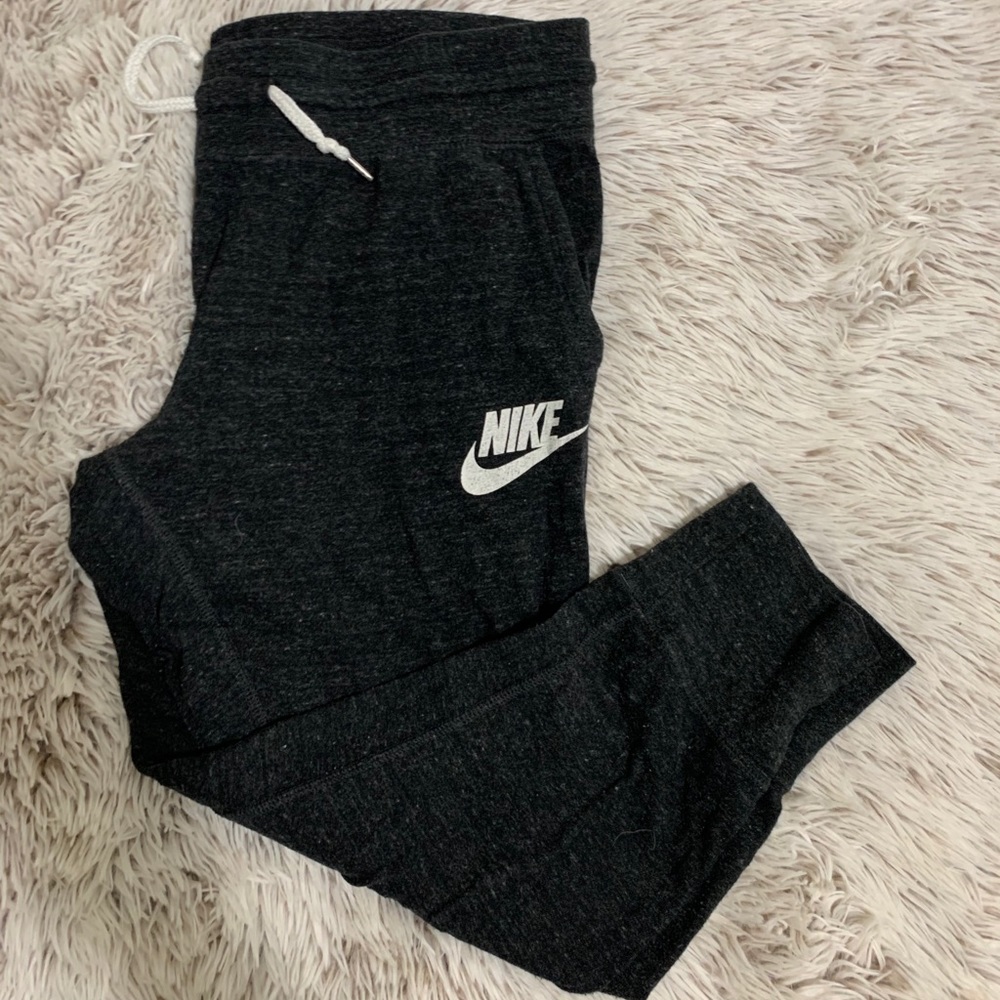 Nike crops